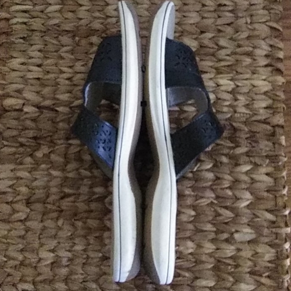 Easy Street slide sandals - Picture 3 of 7